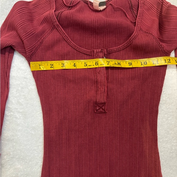 Free People We the Free Burgundy XS Ribbed Snap Henley Long Sleeve Tee Skater - Picture 7 of 9